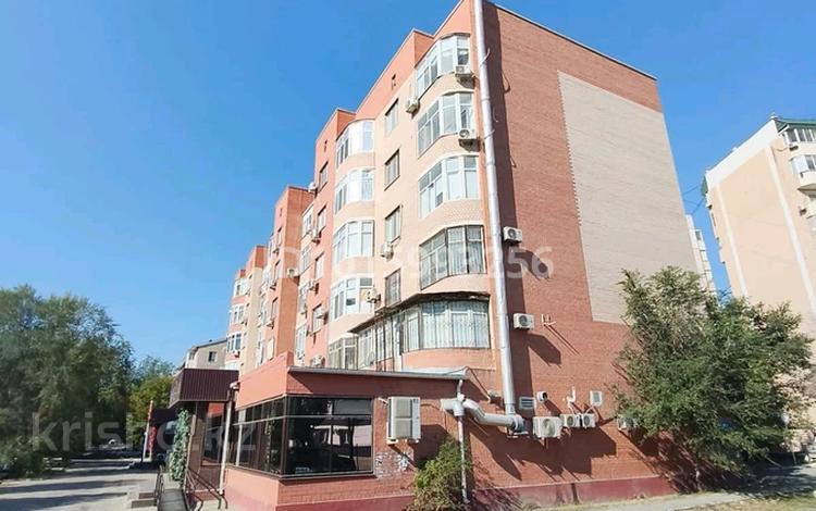 2-бөлмелі пәтер · 65.47 м² · 2/6 қабат, Владимирского 2В, бағасы: 27 млн ₸ в Атырау — фото 2
