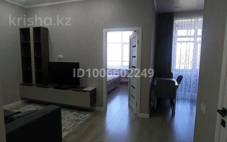 2-комнатная квартира · 43 м² · 7/10 этаж, мкр Юго-Восток, Микрорайон Байкена Ашимова 21 за 250 000 ₸ в Караганде, Казыбек би р-н — фото 2
