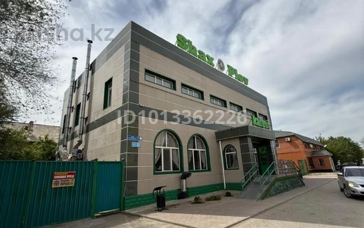 Общепит · 565.2 м² за 175 млн ₸ в Актобе, мкр Жилгородок — фото 81