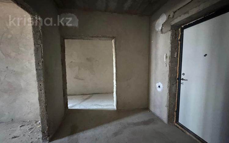 2-бөлмелі пәтер · 63.9 м² · 3/9 қабат, Алтын орда ш/а., бағасы: 21 млн ₸ в Актобе, мкр. Алтын орда — фото 2