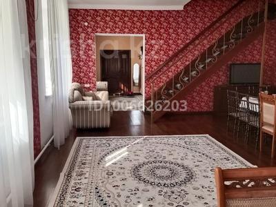 Дом · 4 комнаты · 250 м², Маншук Маметова 138 — Р/н ост Петровского за 6 500 〒 в Уральске