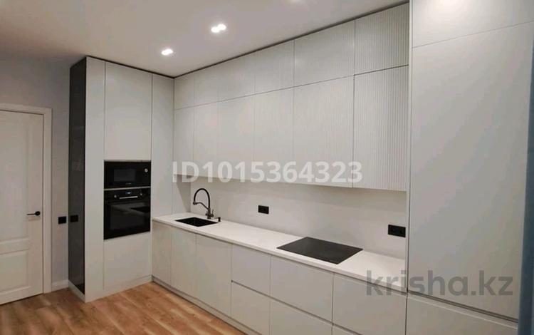 3-комнатная квартира · 102 м² · 8/9 этаж, Байтурсынова 35 — Азербаева за 67 млн ₸ в Астане, Сарайшык р-н — фото 2