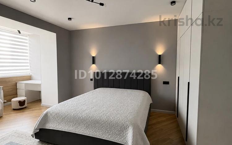 2-бөлмелі пәтер · 78 м² · 5/5 қабат, мкр Строитель 39/3, бағасы: 250 000 ₸ в Уральске — фото 2