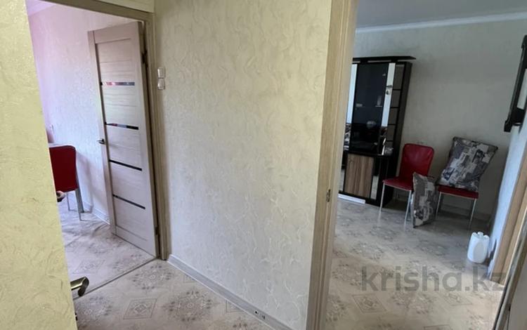2-комнатная квартира · 48.4 м² · 4/5 этаж, мкр Юго-Восток, Республики 14 за 17 млн ₸ в Караганде, Казыбек би р-н — фото 2