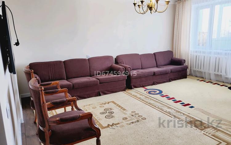 4-комнатная квартира, 80 м², 4/5 этаж помесячно, Абая 20