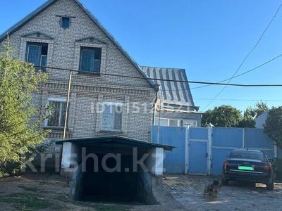 Отдельный дом · 3 комнаты · 297 м² · 7 сот., Матросова — Свердлова за 37 млн ₸ в Уральске
