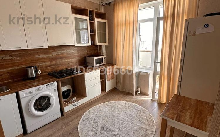 1-комнатная квартира · 44 м² · 8/9 этаж, 1-й микрорайон, Толстого 25 — Каирбекова за 14 000 〒 в Костанае — фото 2