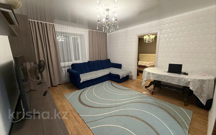 3-комнатная квартира · 60 м² · 1/5 этаж, Космонавтов 143 за 20 млн ₸ в Караганде, Казыбек би р-н — фото 2