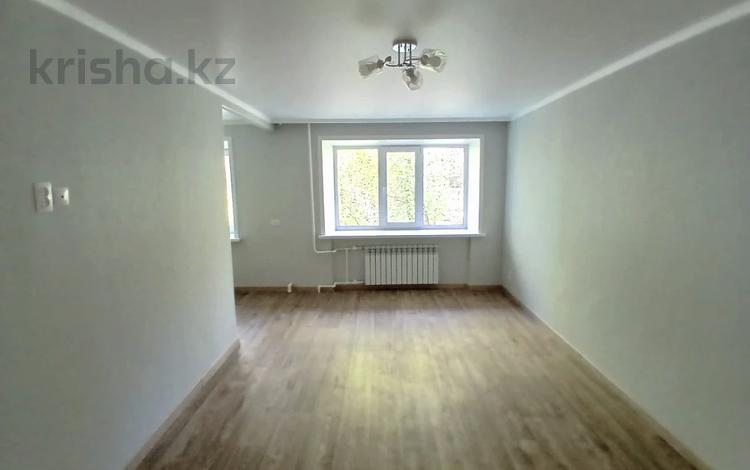 2-комнатная квартира · 45 м² · 2/5 этаж, мкр Новый Город, Ерубаева за 22 млн ₸ в Караганде, Казыбек би р-н — фото 2