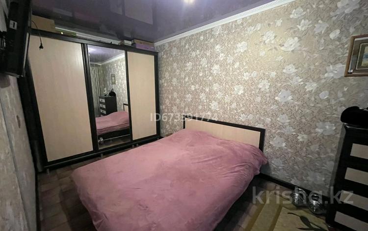 2-бөлмелі пәтер, 46 м², 5/5 қабат, Старый Майкудук, Мкр 12 36, бағасы: 11.5 млн 〒 в Караганде, Алихана Бокейханова р-н — фото 2