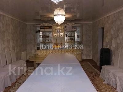 Отдельный дом · 4 комнаты · 172 м² · 8 сот., Старый город 41 — Авто сервис Махабат Рядом есть 8школа 36садик и Тополек магазин за 13.5 млн 〒 в Актобе