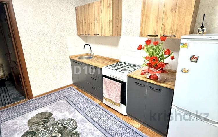2-комнатная квартира · 55 м² · 4/5 этаж, мкр Тастак-3, Туркебаева 24 — Толеби Туркебаева за 300 000 〒 в Алматы, Алмалинский р-н — фото 2
