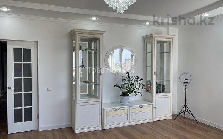 2-комнатная квартира · 77 м² · 8/9 этаж, мкр. Зачаганск пгт 105 — Поликлиника -6 за 180 000 ₸ в Уральске — фото 2