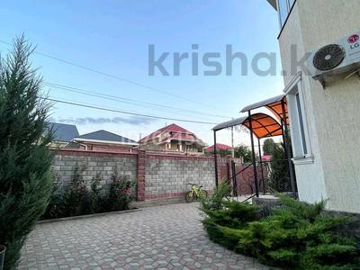 Отдельный дом · 5 комнат · 176 м² · 4 сот., мкр Думан-2 17 за 89 млн 〒 в Алматы, Медеуский р-н