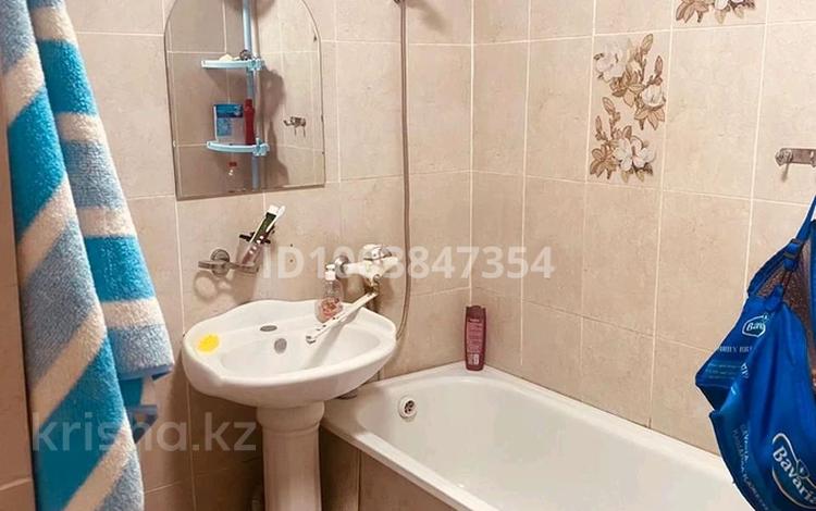 3-комнатная квартира · 59 м² · 4/5 этаж, 11 мкр 8 — Тауке хана- Б.Момышулы за 17 млн ₸ в Таразе — фото 2