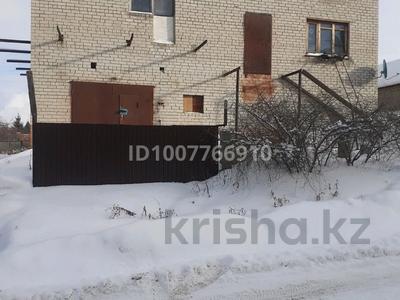 Отдельный дом · 4 комнаты · 240 м² · 8 сот., Фестивальная за 30 млн 〒 в Усть-Каменогорске, Ульбинский