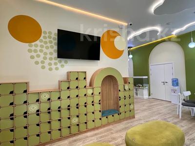 Свободное назначение, офисы, медцентры и аптеки, образование · 675 м² за 640 млн ₸ в Астане, Нура р-н