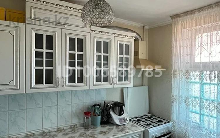 2-бөлмелі пәтер · 55 м² · 3/4 қабат, 5 34 — В доль дороги рядом фок садик школа супер маркет и ТРК в доступном месте, бағасы: 14.5 млн ₸ в Жанаозен — фото 2