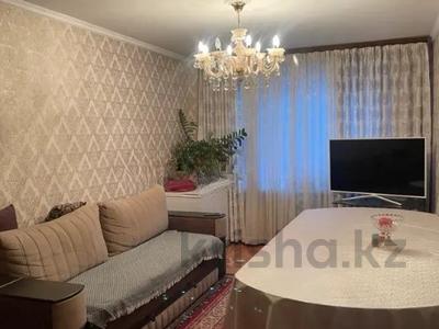 3-комнатная квартира, 65 м², 2/5 этаж, мкр Аксай-2 за 32 млн 〒 в Алматы, Ауэзовский р-н
