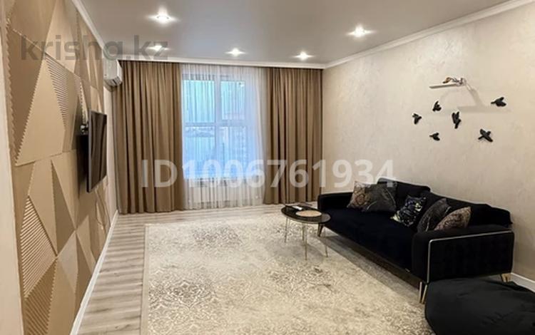 3-бөлмелі пәтер · 90 м² · 8/10 қабат, мкр Женис — Сзади рынка Мерей и Женис, бағасы: 300 000 ₸ в Уральске — фото 2