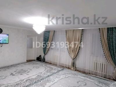 Жеке үй · 3 бөлме · 130 м² · 100 жүзд., Жұмыскер ш/а., 35 4 — Школа, бағасы: 25 млн ₸ в Атырау, мкр Жумыскер