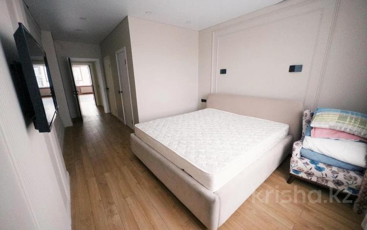 4-комнатная квартира · 140 м² · 9/10 этаж, Розыбакиева 320 за 180 млн ₸ в Алматы, Бостандыкский р-н — фото 2