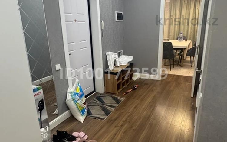 3-бөлмелі пәтер · 105 м² · 1/12 қабат, Мустай Карима 13а — Жандосов пен Сайн, бағасы: 400 000 ₸ в Алматы, Ауэзовский р-н — фото 2