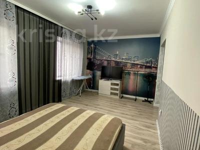 Продажа квартир в Актюбинской обл.: 1-комнатная квартира · 41.8 м² · 2/5 этаж, Бокенбай батыра за 16.5 млн 〒 1-комнатная квартира · 41.8 м² · 2/5 этаж, Бокенбай батыра за 16.5 млн 〒 в Актобе, мкр Авиагородок