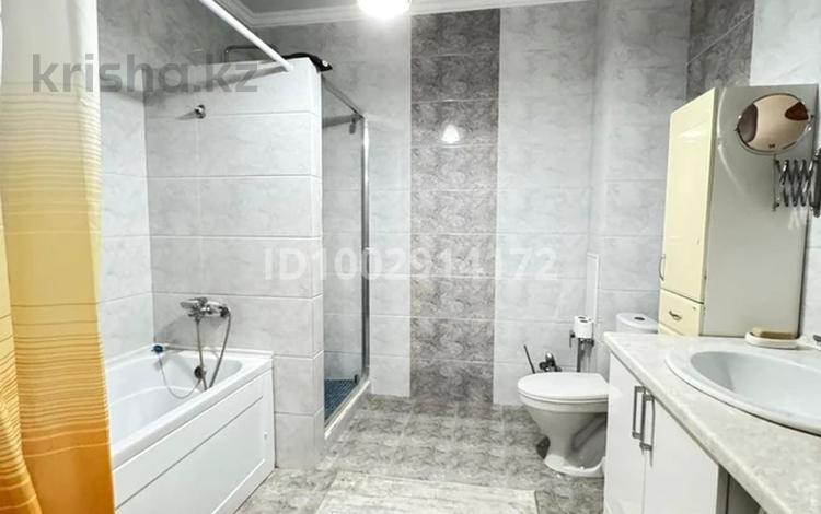 3-комнатная квартира · 125 м² · 10/12 этаж, Акмешит 9 за 70 млн 〒 в Астане, Есильский р-н — фото 2