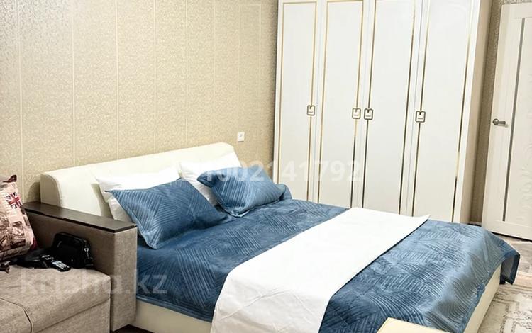 1-комнатная квартира · 37 м² · 5/5 этаж, 3 укрепленный квартал 6 — Набережная, старый базар за 11 000 〒 в  — фото 2