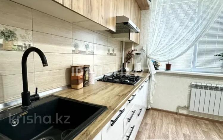 3-бөлмелі пәтер · 71.8 м² · 2/6 қабат, ул. Габбаса Бергалиева 75, бағасы: 26 млн ₸ в Атырау, мкр Авангард-2 — фото 2