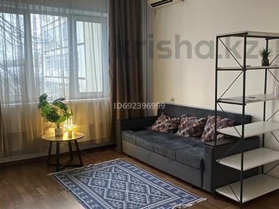 Аренда квартир в Алматы: 1-комнатная квартира · 39.6 м² · 3/5 этаж, мкр Таугуль 27 — Токтабаева Сулейменова за 240 000 〒 1-комнатная квартира · 39.6 м² · 3/5 этаж, мкр Таугуль 27 — Токтабаева Сулейменова за 240 000 〒 в Алматы, Ауэзовский р-н