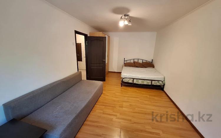 1-комнатная квартира · 33 м² · 2/5 этаж, Абылай хана 147 — Абая за 300 000 ₸ в Алматы, Алмалинский р-н — фото 2