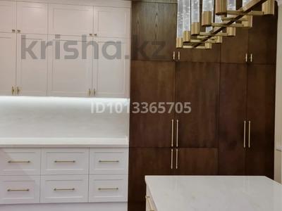 5-комнатная квартира · 220 м² · 4/10 этаж, Рубинштейна 21А — Угол Омаровой, Терренкур за 460 млн ₸ в Алматы, Медеуский р-н