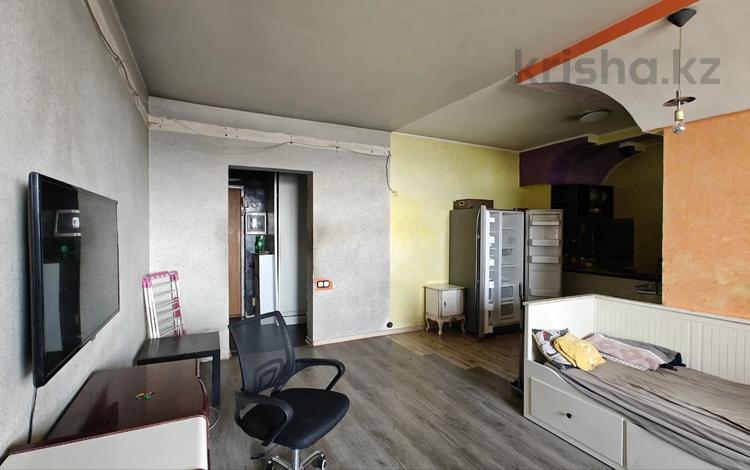 2-бөлмелі пәтер · 50 м² · 18/19 қабат, Брусиловского, бағасы: 27 млн ₸ в Алматы, Алмалинский р-н — фото 2