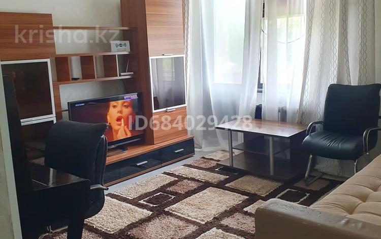 2-комнатная квартира · 45 м² · 3/5 этаж, мкр Центральный, Махамбета 114б за 7 000 〒 в Атырау — фото 9