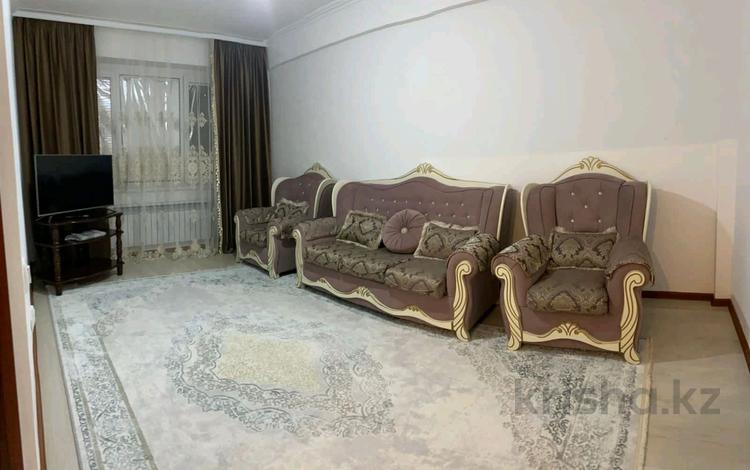 3-комнатная квартира, 90 м², 5/5 этаж помесячно, Астана 43 за 150 000 〒 в Талдыкоргане, мкр Болашак — фото 2