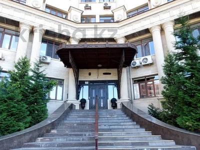3-комнатная квартира · 180 м² · 1 этаж, Омарова 35/1 за 650 000 ₸ в Алматы, Медеуский р-н