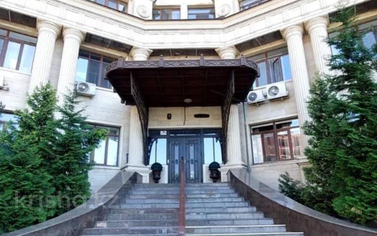 3-комнатная квартира · 180 м² · 1 этаж, Омарова 35/1 за 650 000 ₸ в Алматы, Медеуский р-н — фото 2