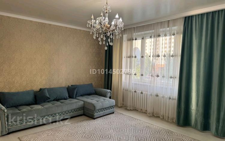 2-комнатная квартира · 90 м² · 2/10 этаж, Достык 14 за 350 000 ₸ в Астане, Есильский р-н — фото 2