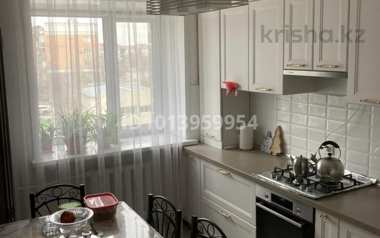3-бөлмелі пәтер · 82.6 м² · 4/6 қабат, Курмангазы 1А — улица курмангазы улица лев владимирская, бағасы: 30 млн ₸ в Атырау — фото 2