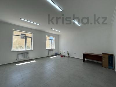 Свободное назначение, офисы, салоны красоты, медцентры и аптеки · 110 м² за 330 000 ₸ в Актау, 32В мкр