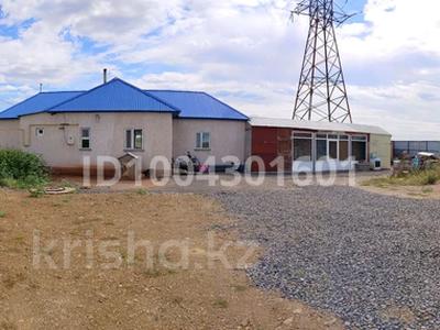 Отдельный дом · 3 комнаты · 100 м² · 10 сот., Мира 12а — Возле озеры за 40 млн 〒 в Шубар