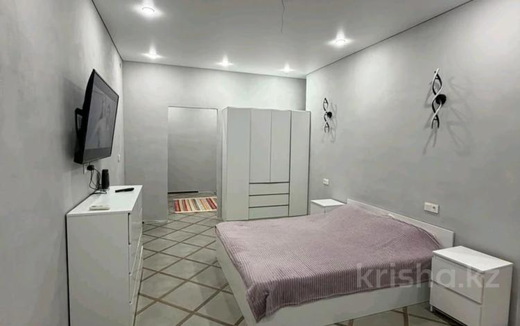 1-бөлмелі пәтер · 55 м² · 3/11 қабат, 28-ш/а. 47 участок, бағасы: 2 000 ₸ в Актау, 28-й мкр — фото 2