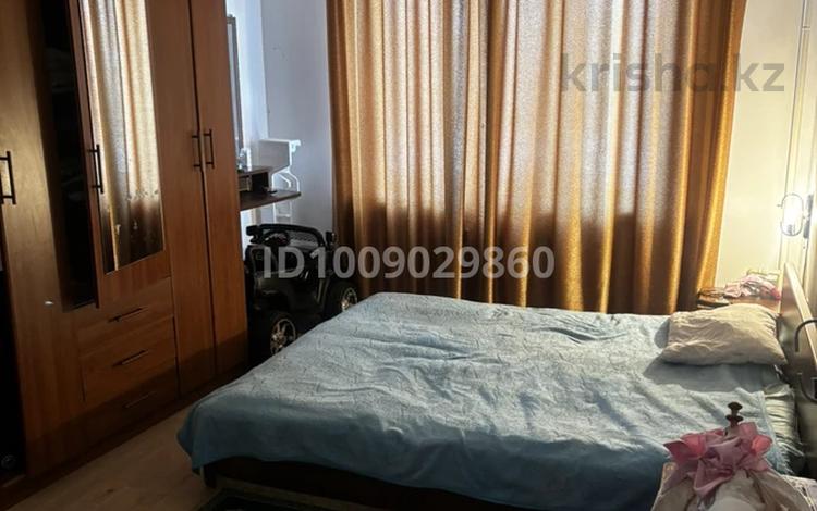 1-комнатная квартира · 40.1 м² · 1/5 этаж, мкр Арай-2 19 за 12 млн 〒 в Таразе — фото 2