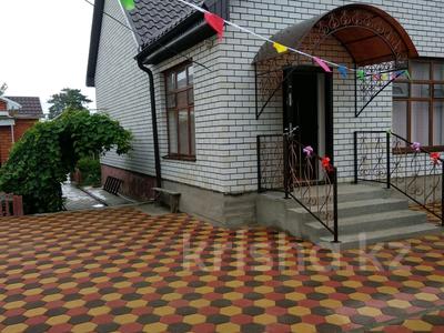 Отдельный дом · 5 комнат · 200 м² · 12 сот., мкр Жилгородок, Военный городок за 75 млн ₸ в Актобе