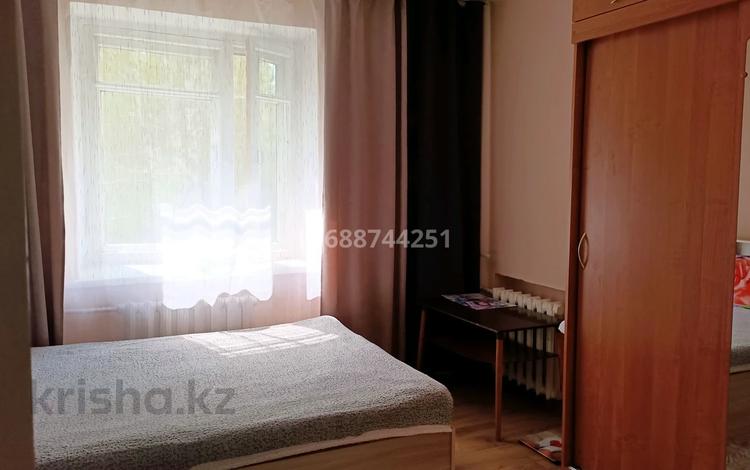 3-комнатная квартира, 62 м², 3/5 этаж, Комарова 10/2 за 11 млн 〒 в Алтае — фото 2