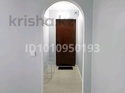 3-комнатная квартира · 58 м² · 1/5 этаж, Пр.Азаттык 68 за 13 000 ₸ в Атырау, мкр Ак депо