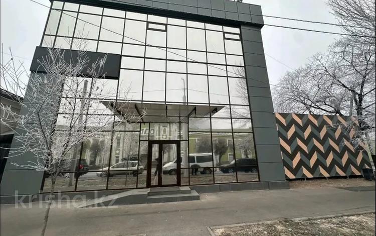 Свободное назначение, офисы, фитнес и спорт, образование, конференц-залы, кабинеты и рабочие места, студии · 145 м² за 980 000 ₸ в Алматы, Алмалинский р-н — фото 2