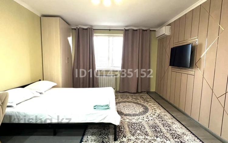 1-комнатная квартира · 37 м² · 3/10 этаж, Мкр Аксай, Б. Момышулы 25 за 250 000 ₸ в Алматы, Ауэзовский р-н — фото 2